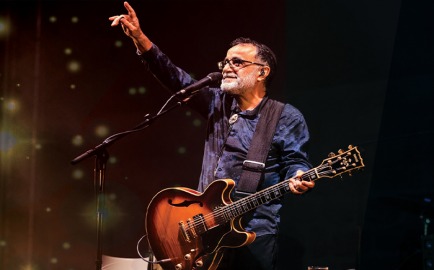 אהוד בנאי בהיכל התרבות בתל אביב
