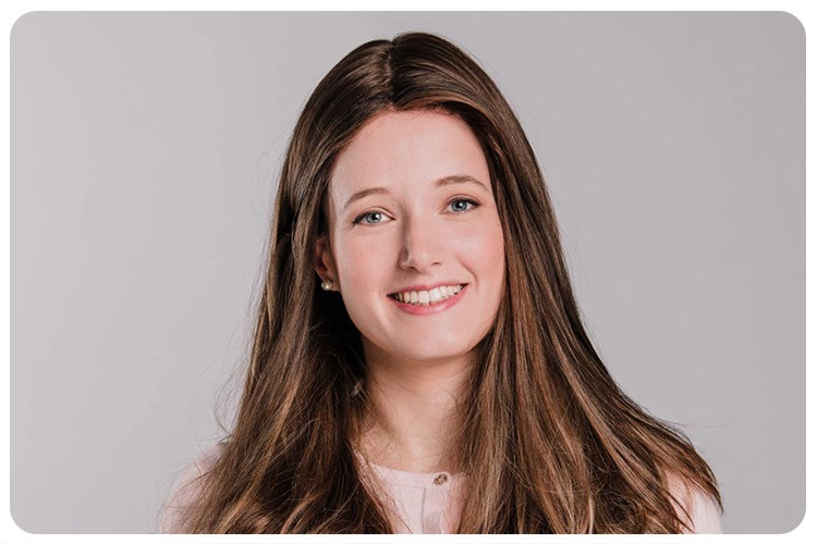 דר יעל זמיר - מייסדת שותפה של אמבריוניקס Dr. Yael Zamir - Co-founder of Embrionics