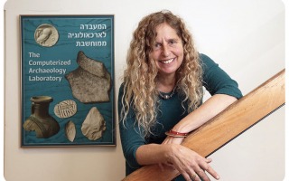 Prof. Leore Grosman - Hitech Aracheologist