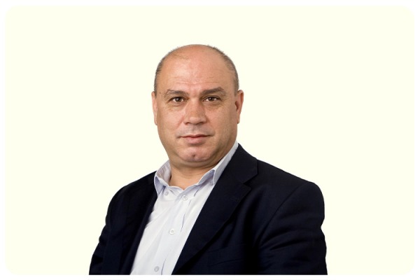 Isawii Farig - First arabic member of the executive commitee